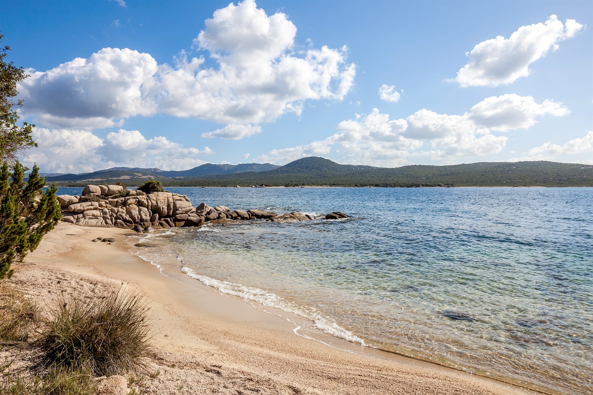 Wondering where to spend your holidays? Explore our villas in Corsica for a relaxing beach holiday