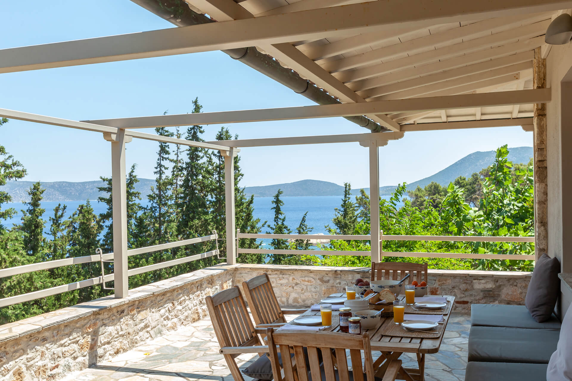 Hibiscus – Luxury villa in Steni Vala, Alonissos – The Thinking Traveller