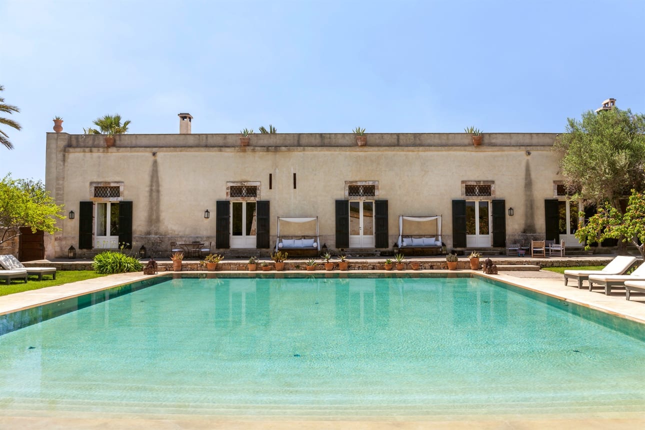 img:https://www.thethinkingtraveller.com/media/Blog%20Images/New%20Folder(4)/TTT_Puglia_Masseria_Acqua_Dolce_MAY17_08e.jpg