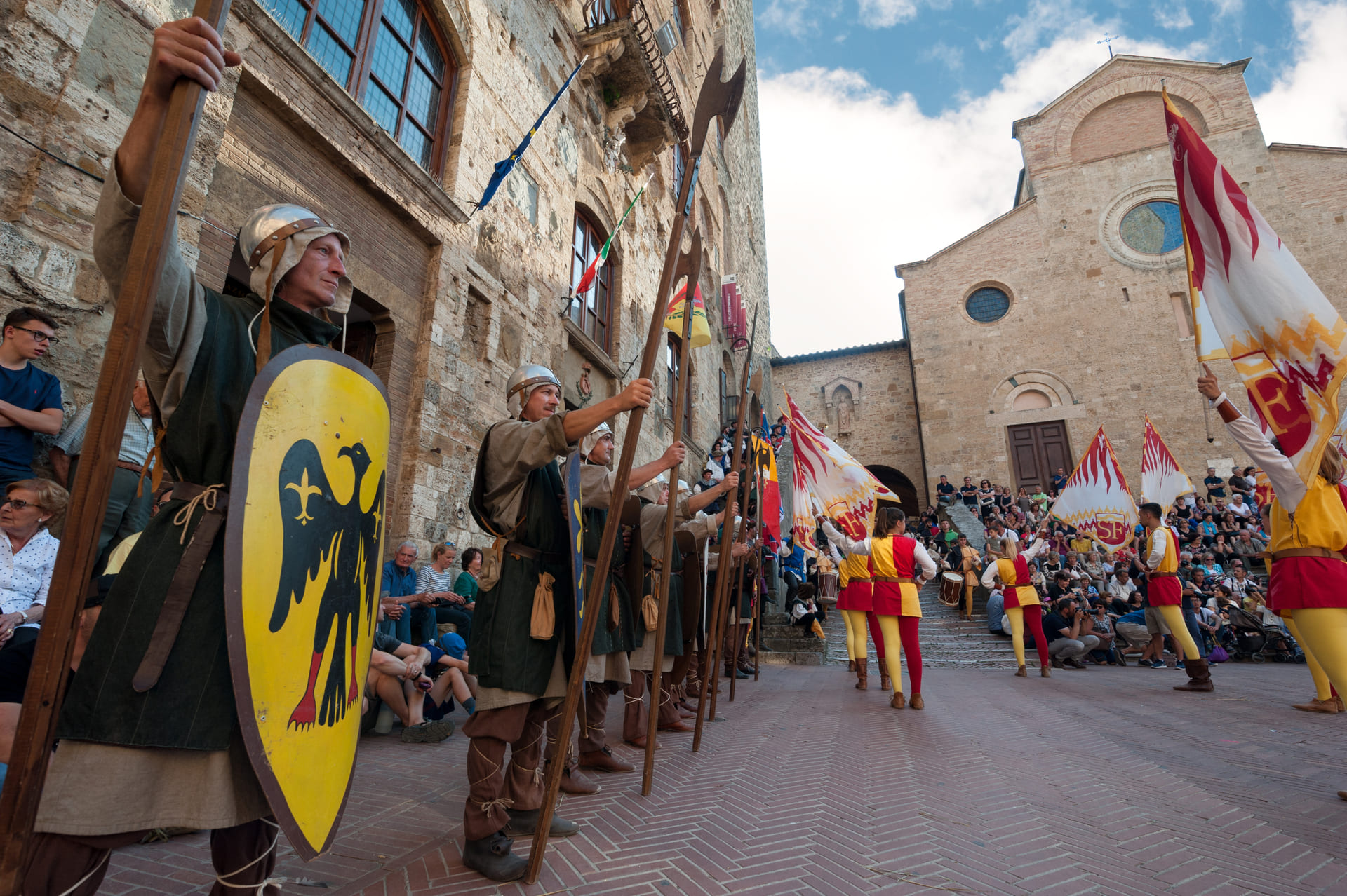 img:https://www.thethinkingtraveller.com/media/Blog%20Images/New%20Folder(8)/San%20Gimignano/Seasonal%20Events%20and%20Festivals.jpg