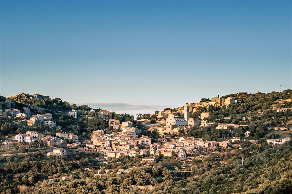 img:https://www.thethinkingtraveller.com/media/Resized/Corsica%20various/Towns%20and%20places/Corbara/1000/shutterstock_1256378761.jpg