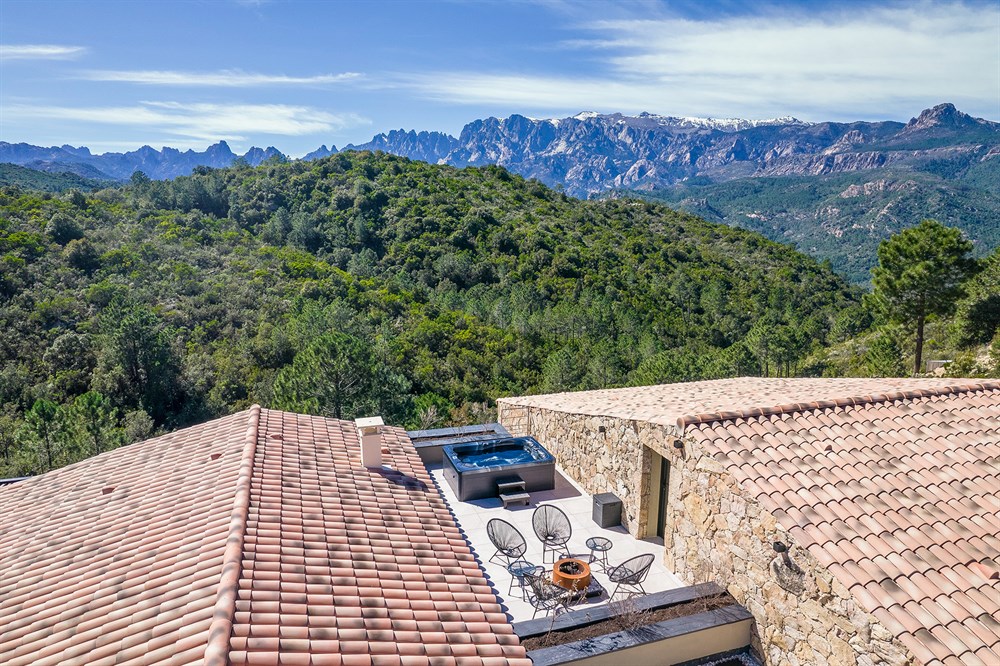 img:https://www.thethinkingtraveller.com/media/Resized/Corsica%20villas/Casa_di_Macine/OCT23/1000/Corsica_Casa_di_Macine_MAR23_095.jpg