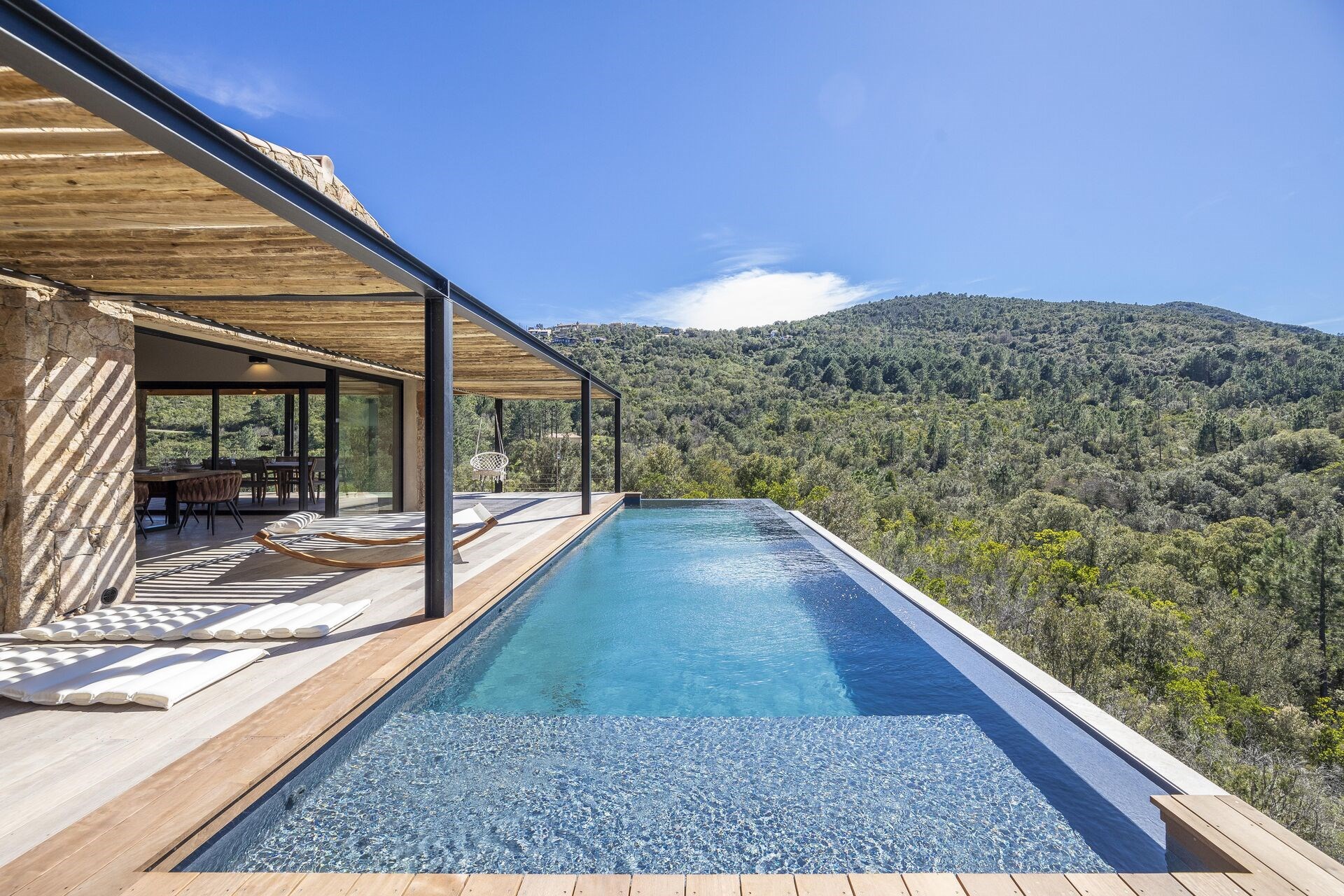 img:https://www.thethinkingtraveller.com/media/Resized/Corsica%20villas/Casa_di_Macine/OCT23/1920/Corsica_Casa_di_Macine_MAR23_034.jpg