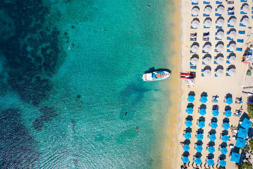 Greek Beach Clubs — She Knows Greece