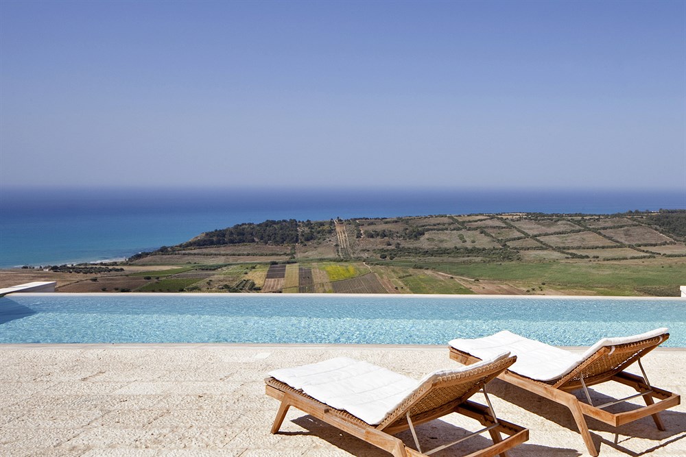 img:https://www.thethinkingtraveller.com/media/Resized/SICILY%20villas/Il%20Canneto%20New/New%20Folder/1000/Think_Sicily_Il%20Canneto_15crop.jpg